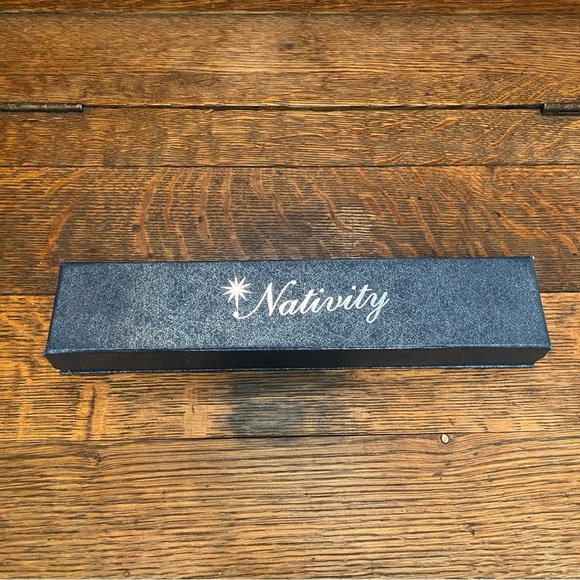 Christmas Nativity 7 Charm Bracelet Silvertone 6 Beads 7.5" Toggle Closure Jesus - Picture 8 of 10